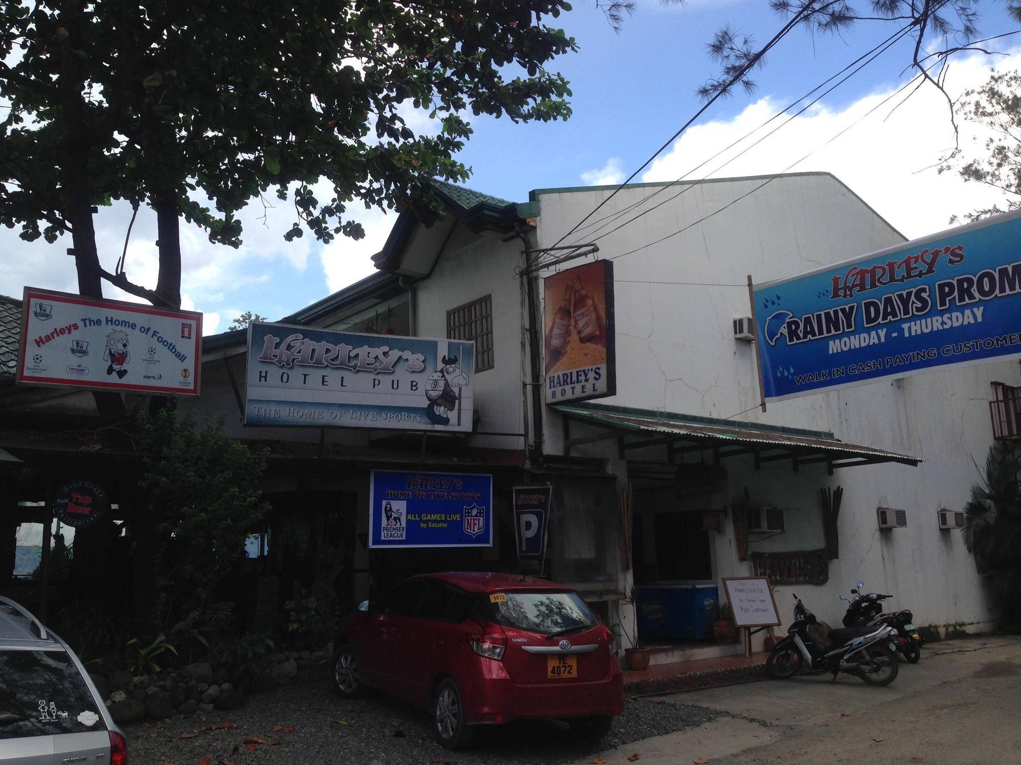 Harleys Hotel Olongapo Dış mekan fotoğraf