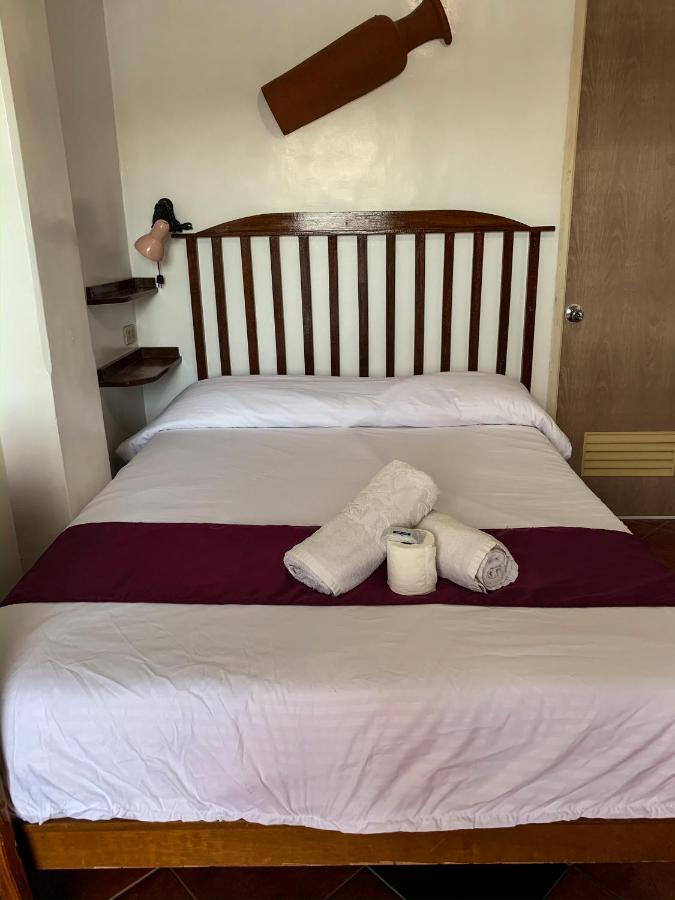 Harleys Hotel Olongapo Dış mekan fotoğraf