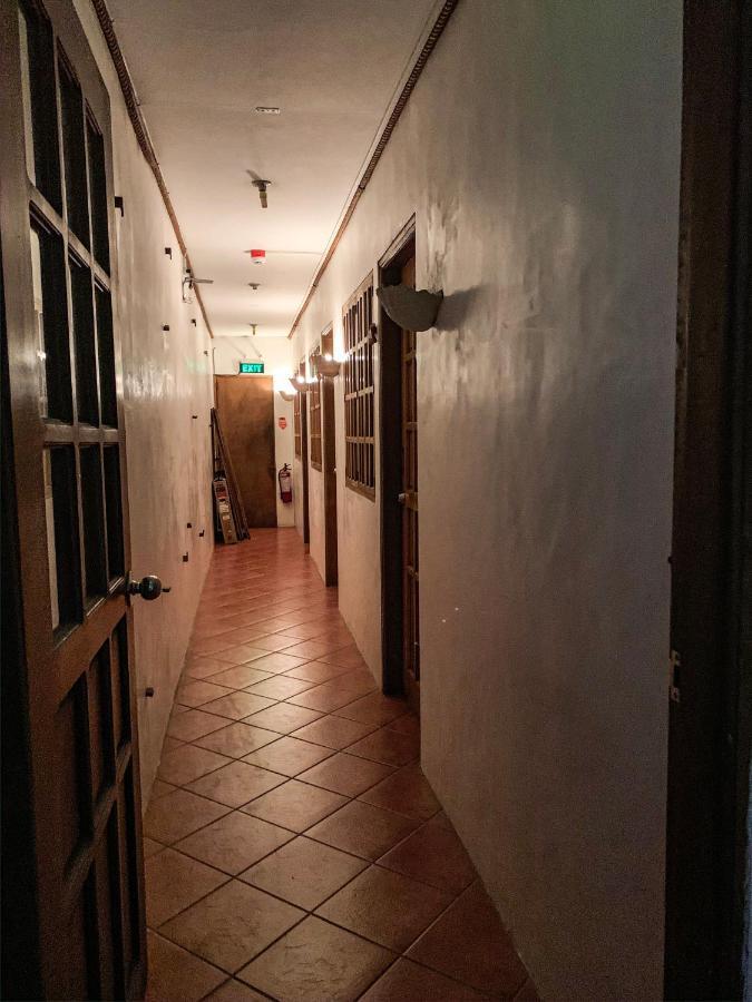 Harleys Hotel Olongapo Dış mekan fotoğraf